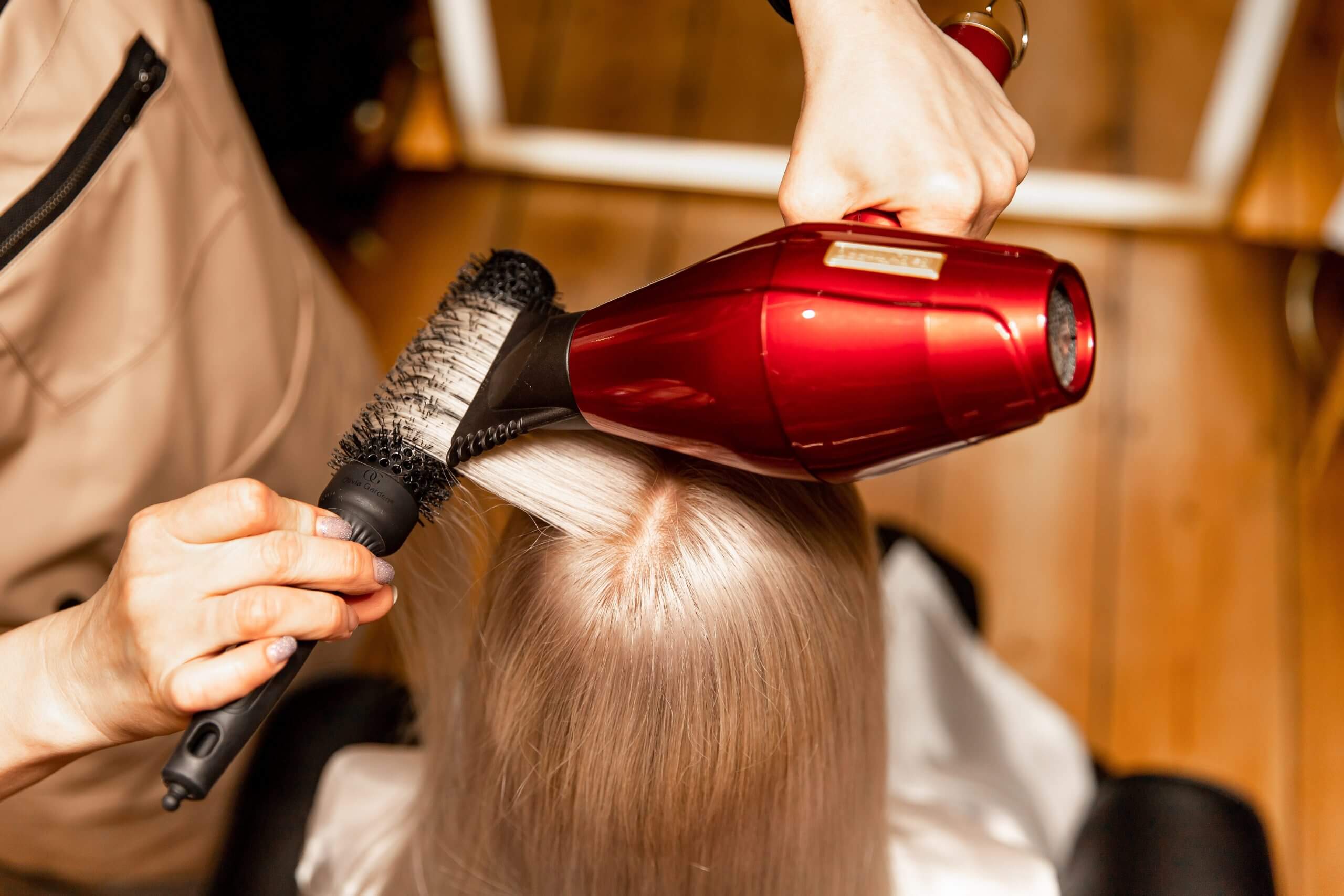 Cennik salonu fryzjerskiego Toruń – koloryzacja i pielęgnacja włosów w Art Premium Hair