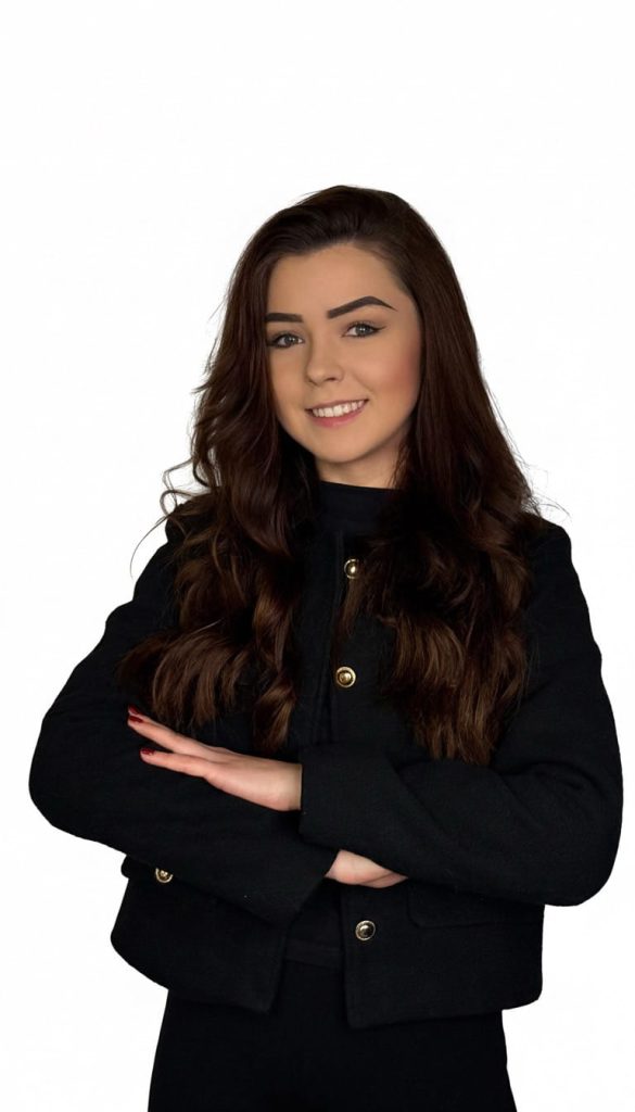 Klaudia – ekspertka pielęgnacji włosów Art Premium Hair