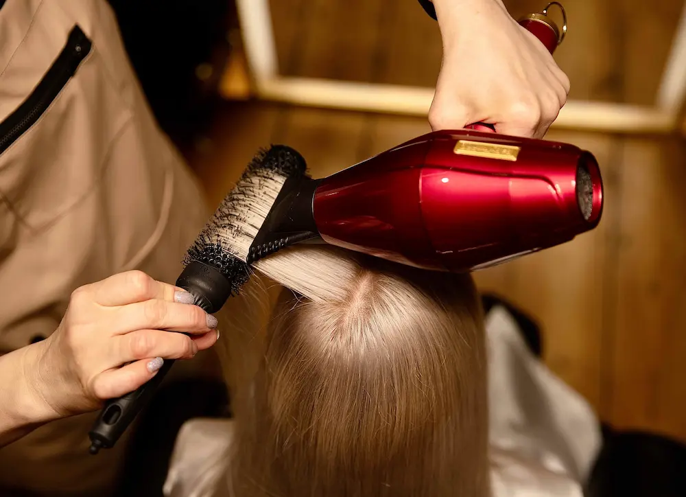 koloryzacja i farbowanie włosów Toruń – odżywione, błyszczące i zdrowe włosy po zabiegu