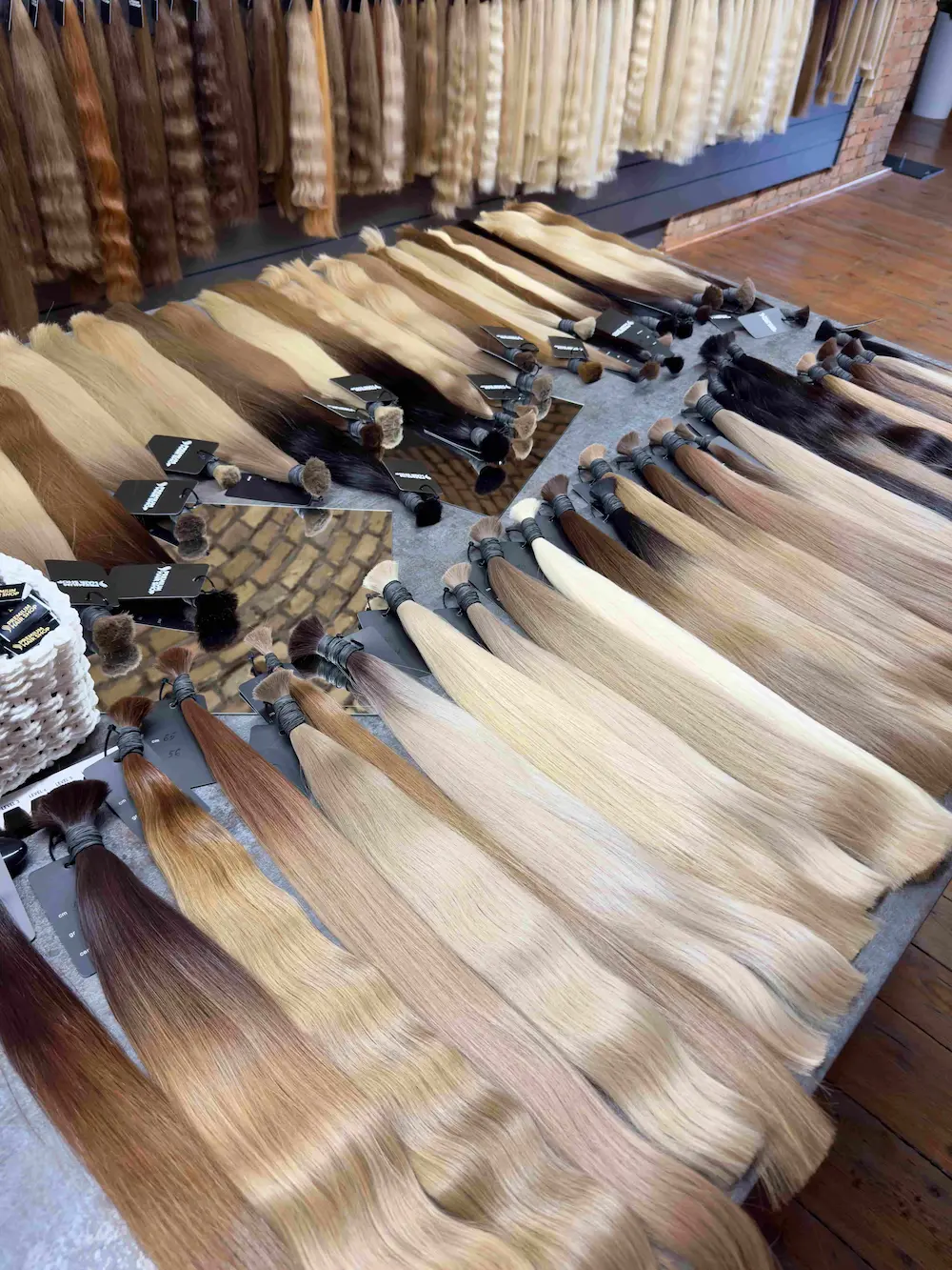 włosy premium Toruń – naturalne, miękkie pasma o najwyższej jakości